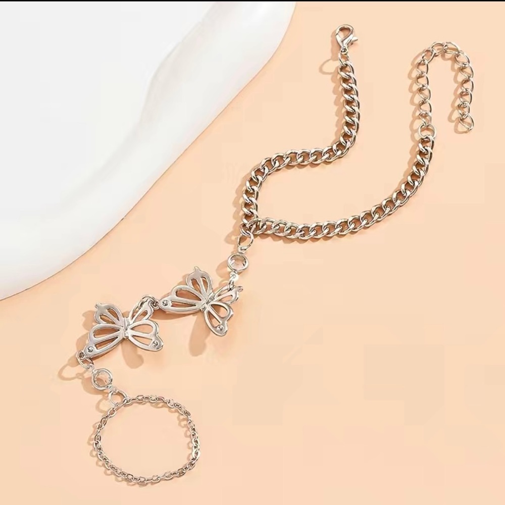 Hand Chain Bracelet - Picture 3 of 4